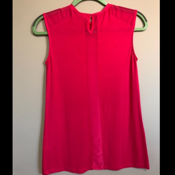 Sleeveless Top🌺 - Picture 2 of 7